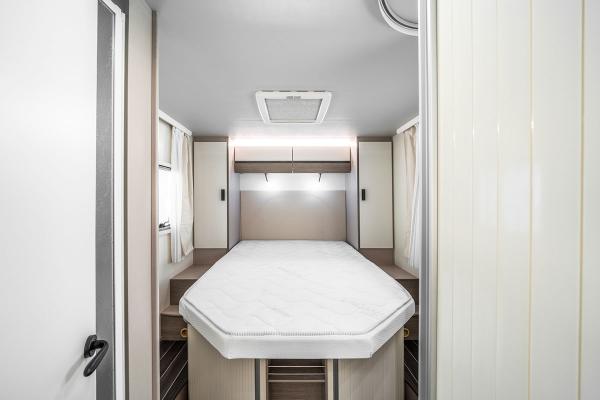 Letto regolabile in altezza manualmente