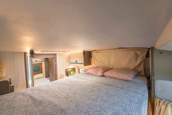 Letto basculante con motore integrato
