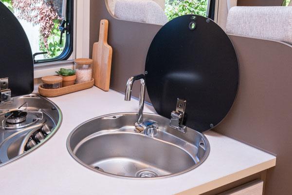 Lavello cucina con coperchio 