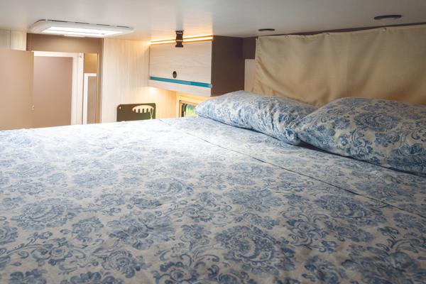 Letto basculante con motore integrato